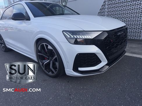 Certified 2024 Audi RS Q8 w/ Black Optic Package image 4