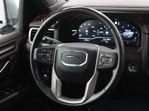 Used 2022 GMC Yukon XL Denali AWD/4WD image 15