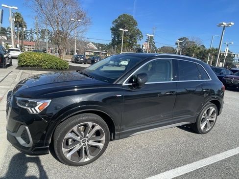 Used 2020 Audi Q3 2.0T Prestige w/ Prestige Package image 2
