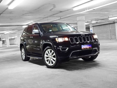 Used 2017 Jeep Grand Cherokee Limited w/ Trailer Tow Group IV image 4