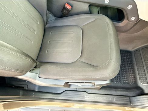 Used 2022 Land Rover Defender 90 image 32