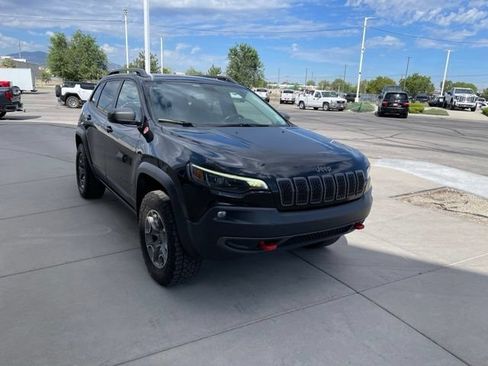 Used 2020 Jeep Cherokee Trailhawk w/ Comfort/Convenience Group AWD/4WD image 6