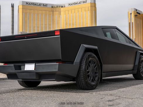 Used 2024 Tesla Cybertruck Cyberbeast AWD/4WD image 8