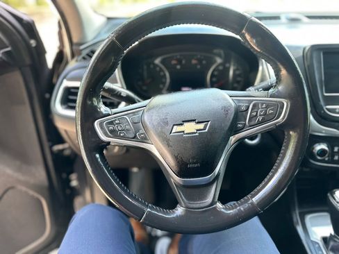 Used 2019 Chevrolet Equinox LT w/ Driver Convenience Package image 8