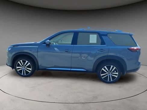 Certified 2025 Nissan Pathfinder Platinum w/ Cargo Package AWD/4WD image 13