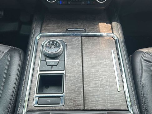 Used 2020 Ford Expedition Limited RWD image 19