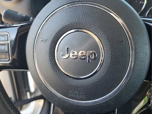 Used 2015 Jeep Wrangler Unlimited Sahara AWD/4WD image 22
