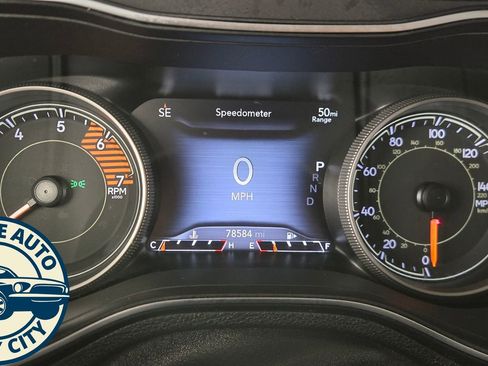 Used 2019 Jeep Cherokee Limited w/ Trailer Tow Group image 14