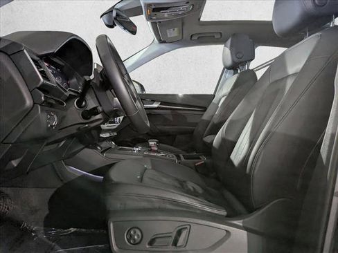 Used 2020 Audi Q5 e Premium Plus w/ Premium Plus Package image 22