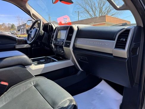 Used 2019 Ford F250 Lariat w/ Lariat Ultimate Package image 14