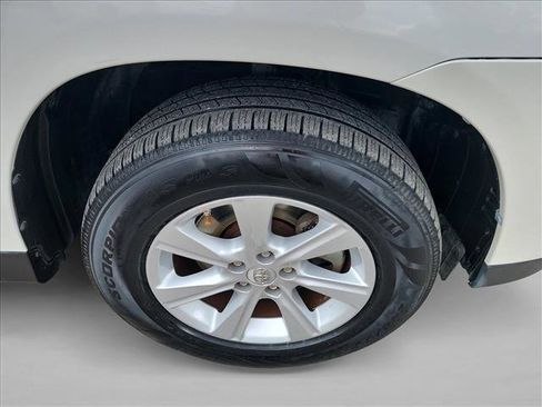 Used 2011 Toyota Highlander SE image 10