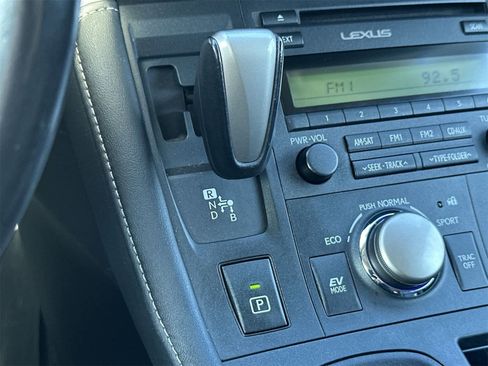 Used 2016 Lexus CT 200h image 21