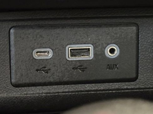 Used 2022 Buick Encore GX Preferred w/ Sport Touring Package FWD image 7