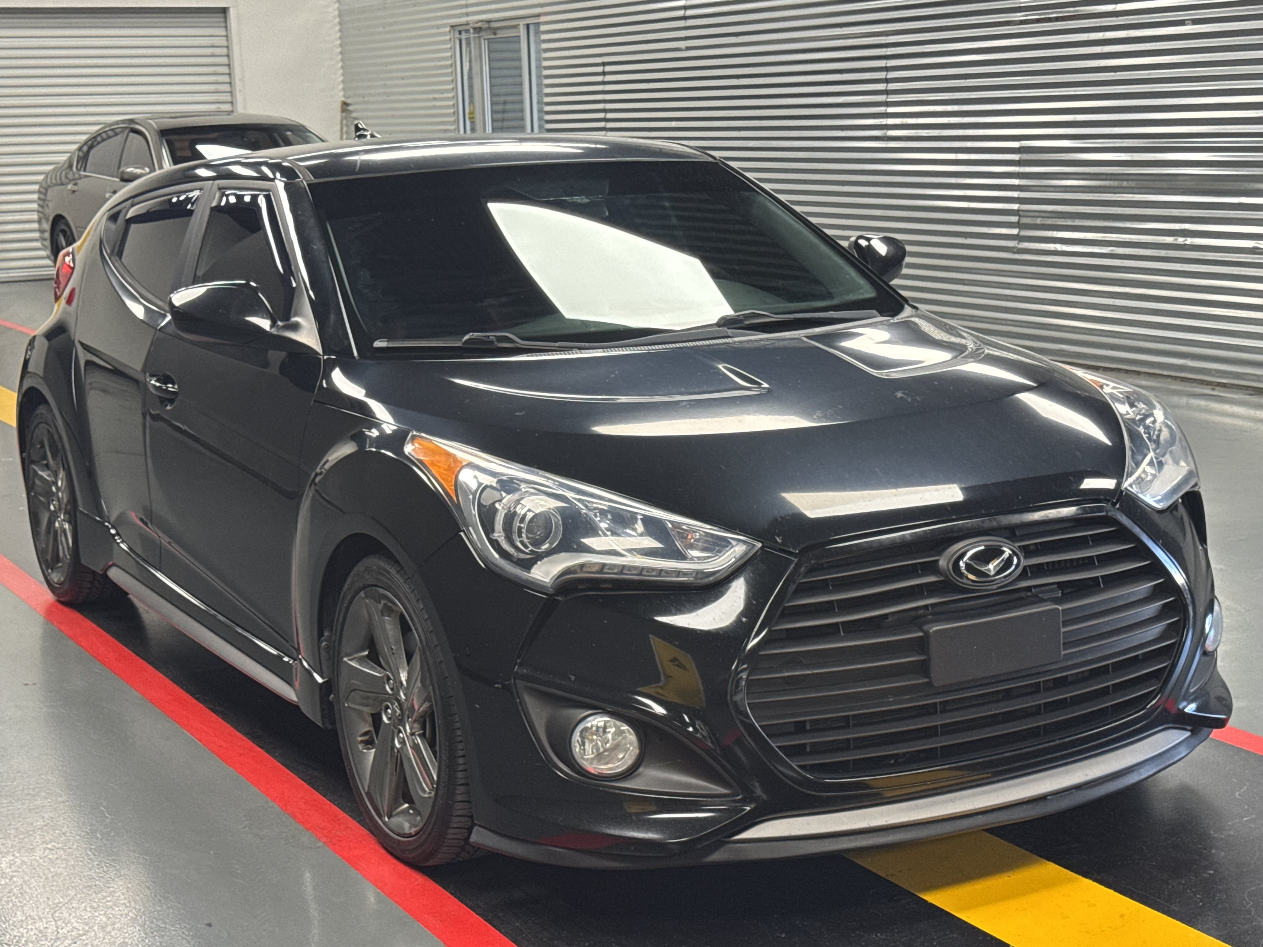 Used 2015 Hyundai Veloster Turbo R-Spec FWD image 7
