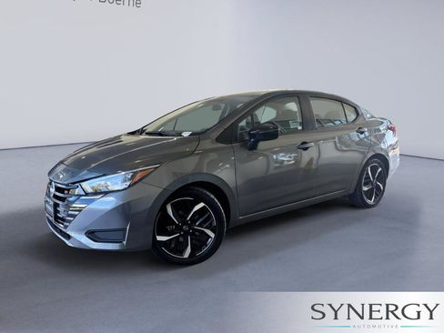 Used 2024 Nissan Versa SR FWD image 1