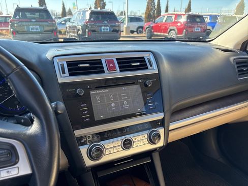 Used 2016 Subaru Outback 2.5i Limited image 3