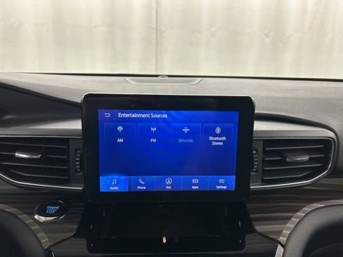 Used 2022 Ford Explorer Limited image 13