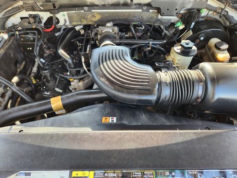 Used 2002 Ford F150 XLT AWD/4WD image 22