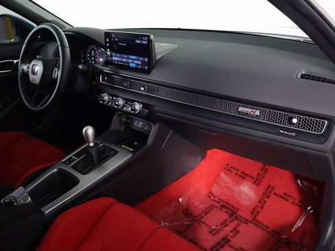 Used 2025 Honda Civic Type R image 9