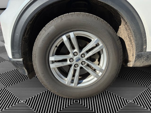 Used 2020 Ford Explorer XLT w/ Equipment Group 202A AWD/4WD image 9