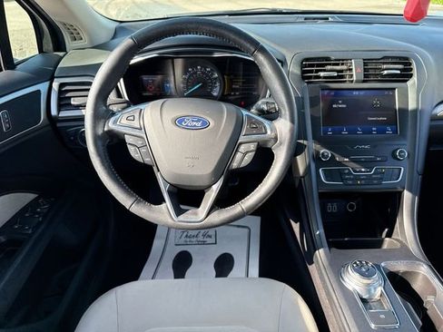 Used 2020 Ford Fusion SE w/ Equipment Group 151A FWD image 14