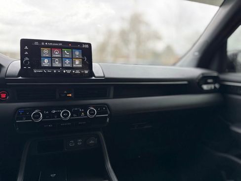 Used 2025 Honda Pilot Black Edition image 25