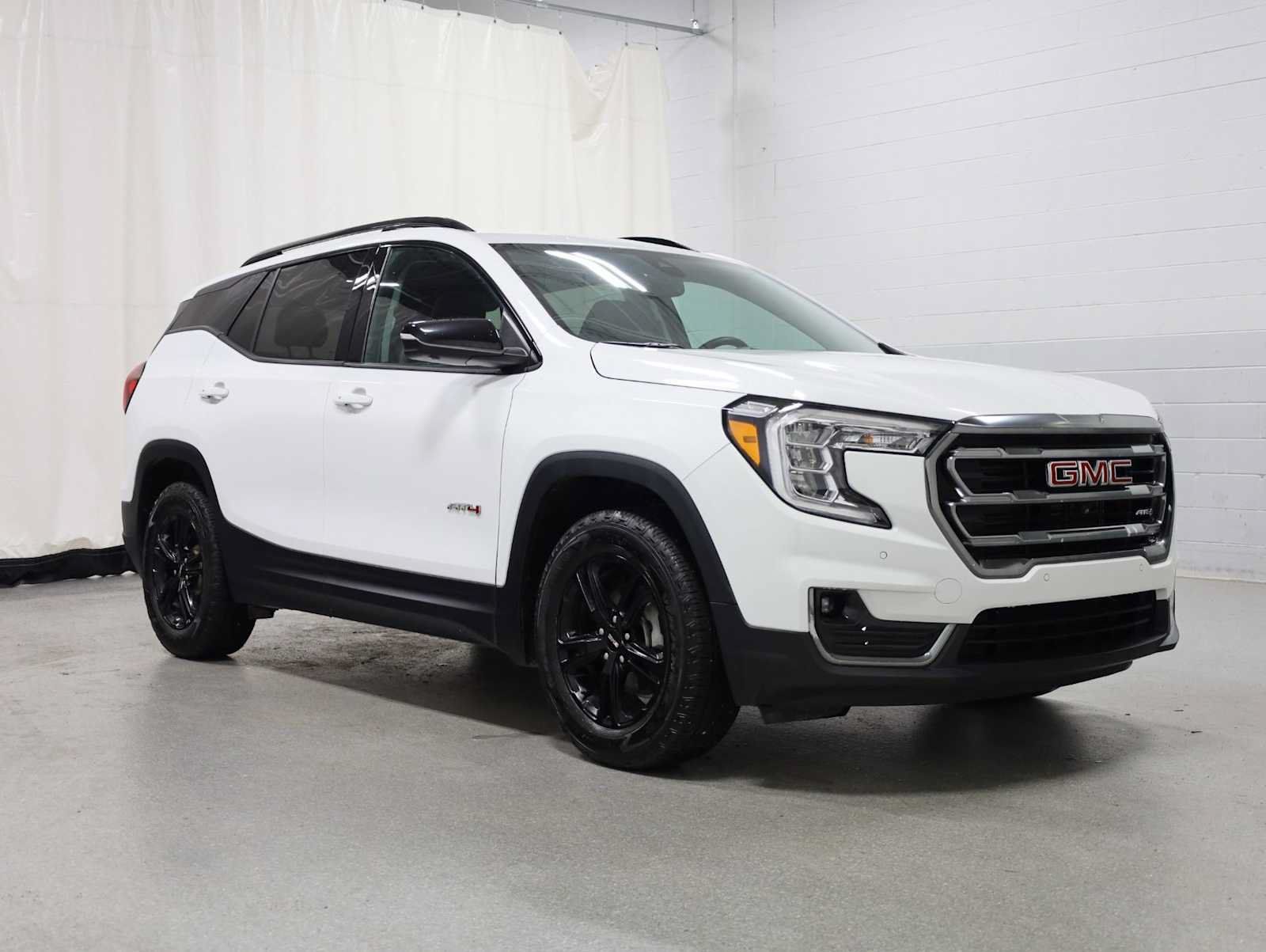 Used 2023 GMC Terrain AT4 w/ Tech Package AWD/4WD image 13