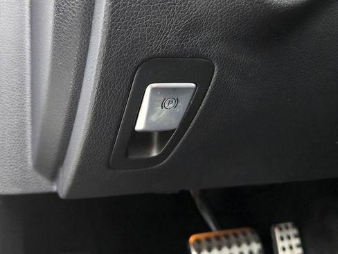Used 2015 Mercedes-Benz C 300 Sedan image 21
