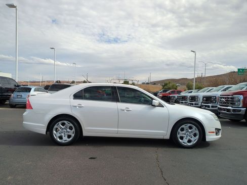 Used 2010 Ford Fusion SE image 2