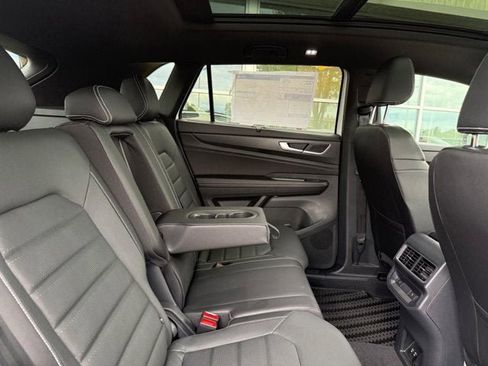 New 2026 Volkswagen Atlas Cross Sport SEL R-Line AWD/4WD image 5