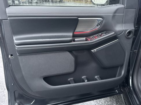 New 2025 Ford Expedition Platinum w/ Driver's Package image 11