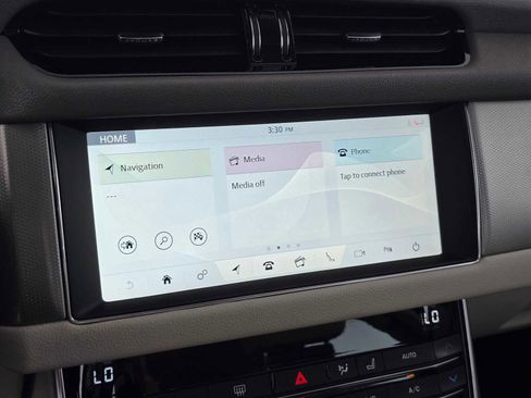 Used 2019 Jaguar XF Prestige image 55