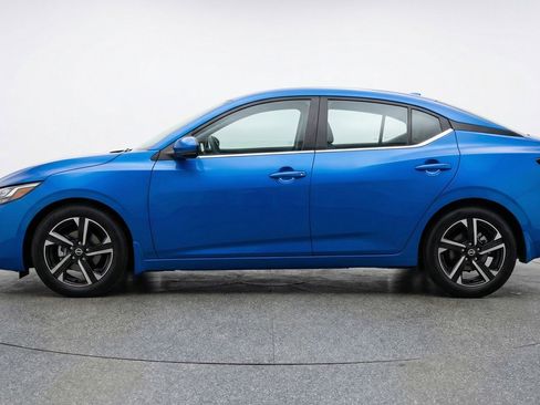 Used 2025 Nissan Sentra SV image 5