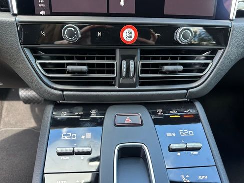 Used 2026 Porsche Macan S AWD/4WD image 27