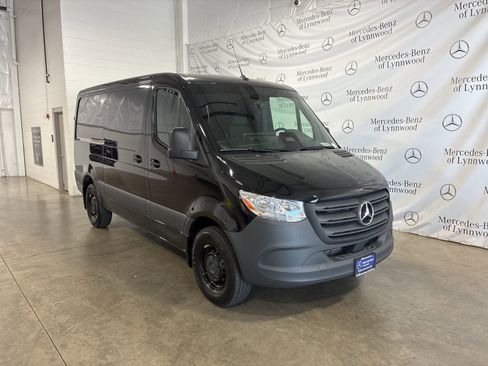 New 2025 Mercedes-Benz Sprinter 2500 image 2