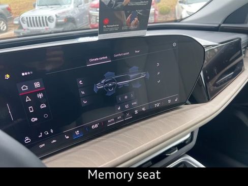 New 2025 Audi Q5 Prestige image 15