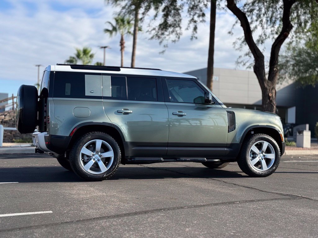 Used 2024 Land Rover Defender 110 S AWD/4WD image 2