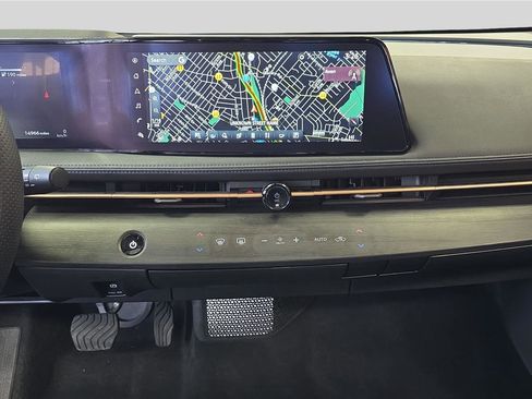 Used 2023 Nissan Ariya AWD image 18