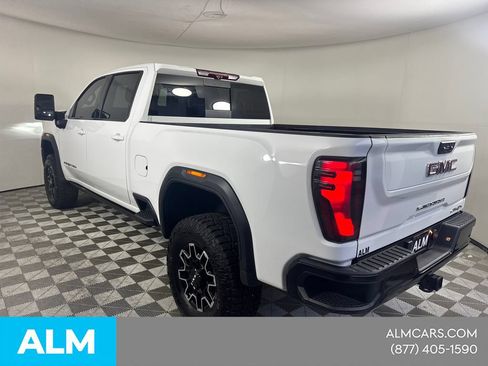 Used 2025 GMC Sierra 2500 AT4X AWD/4WD image 9