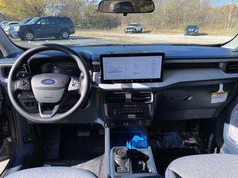 New 2025 Ford Maverick XLT w/ 4K Tow Package image 5