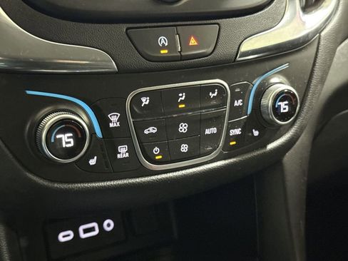 Used 2023 Chevrolet Equinox LT FWD image 16