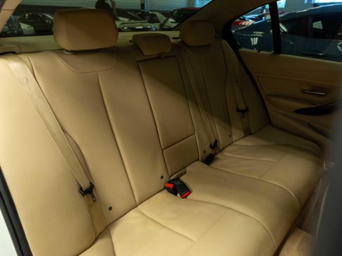 Used 2015 BMW 320i Sedan RWD image 11