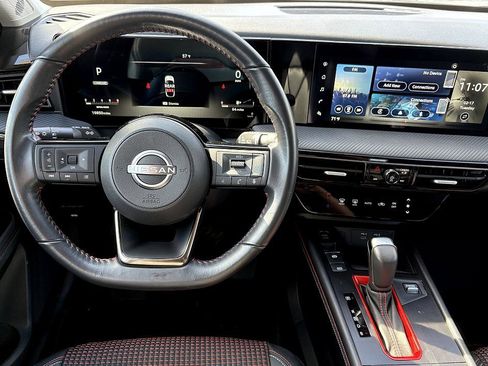 Used 2025 Nissan Kicks SR w/ Illumination Package image 15