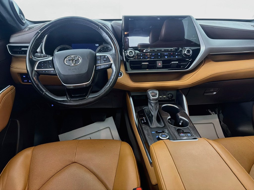 Used 2021 Toyota Highlander Platinum AWD/4WD image 21