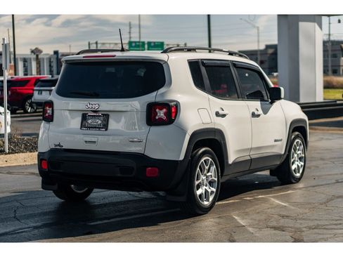 Used 2018 Jeep Renegade Latitude w/ Popular Equipment Group image 4
