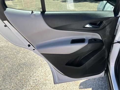 Used 2020 Chevrolet Equinox LT image 42