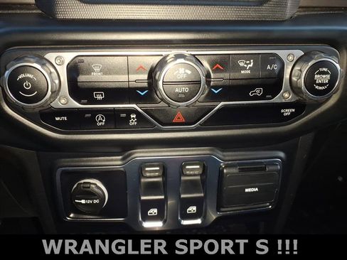 Used 2020 Jeep Wrangler Sport image 18