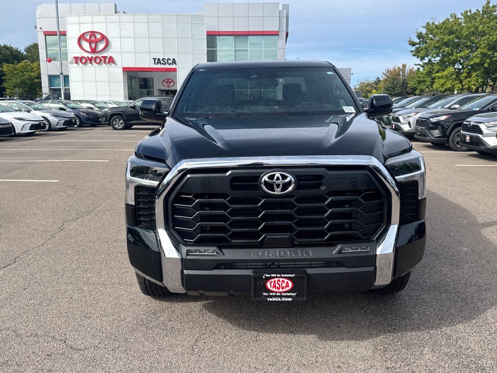 Used 2026 Toyota Tundra SR5 w/ TRD Off-Road Package AWD/4WD image 2