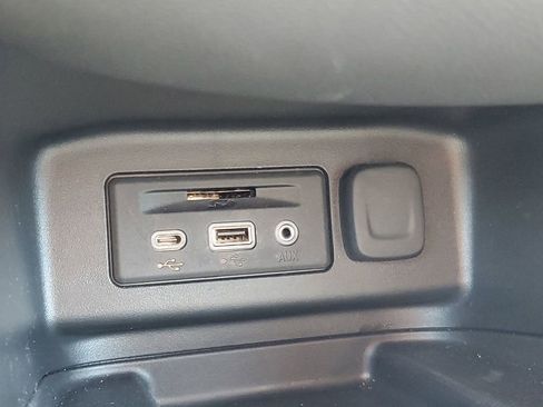 Used 2022 Chevrolet Equinox Premier image 23