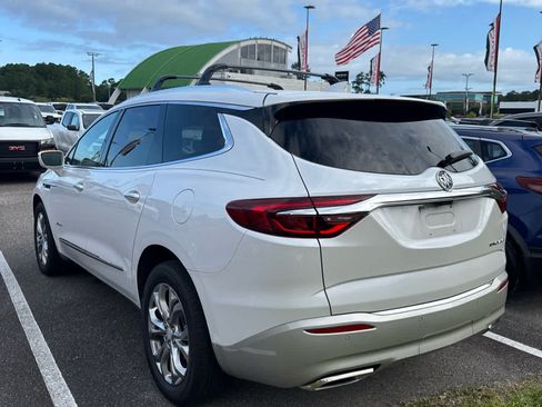 Used 2019 Buick Enclave Avenir w/ Avenir Technology Package FWD image 6